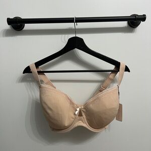 NWT 30I Light Beige Smoothing Bra